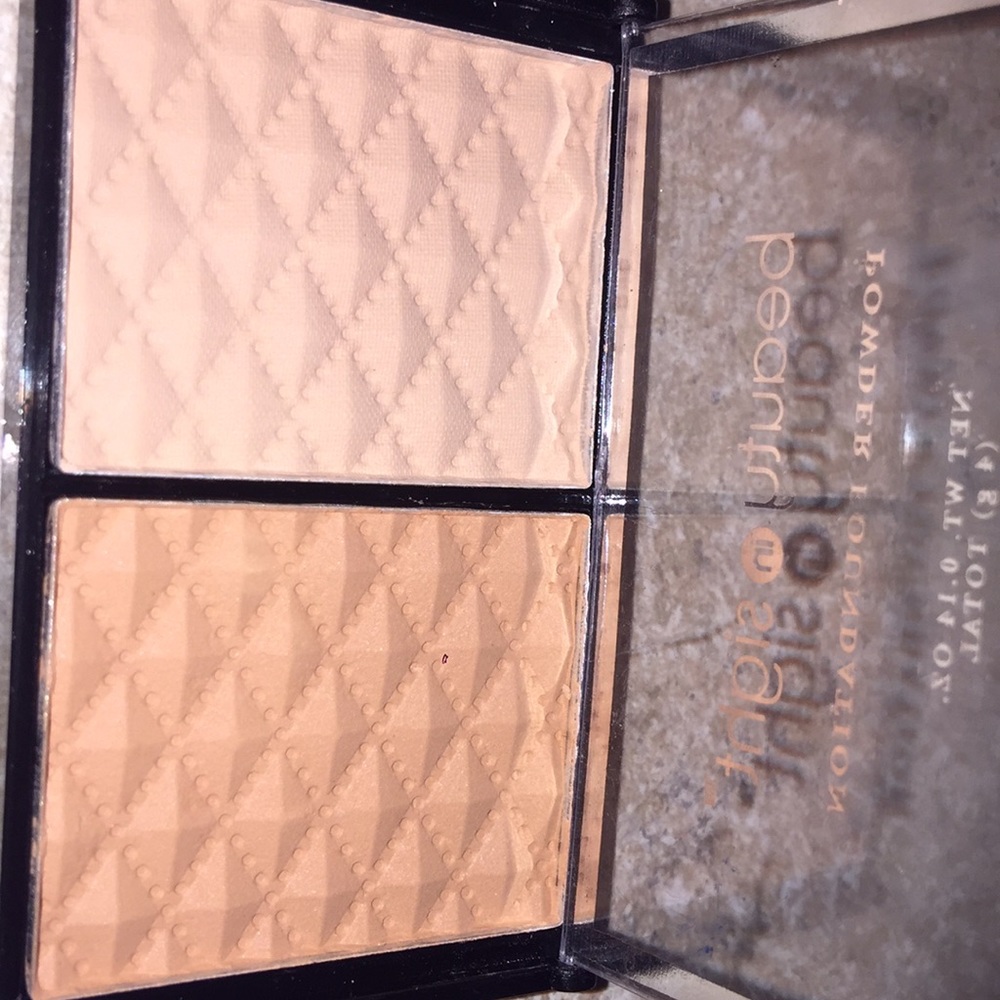 Powder foundation - Picture 2 of 2